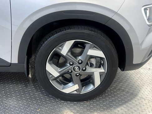 Used 2023 Hyundai Venue SEL image 10