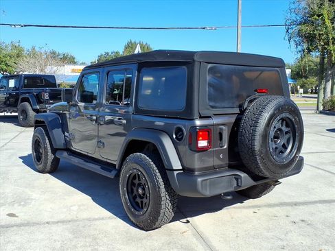Used 2019 Jeep Wrangler Unlimited Sport S image 6