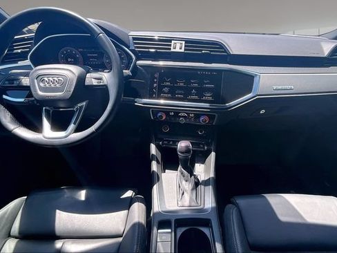 Used 2022 Audi Q3 2.0T Premium Plus w/ Premium Plus Package AWD/4WD image 7