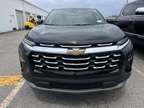 Used 2026 Chevrolet Equinox LT w/ Convenience Package II FWD image 2