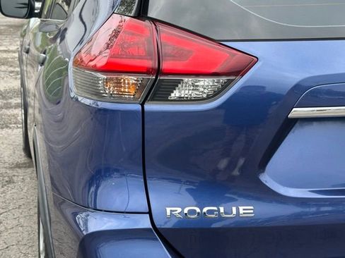 Used 2018 Nissan Rogue S FWD image 13