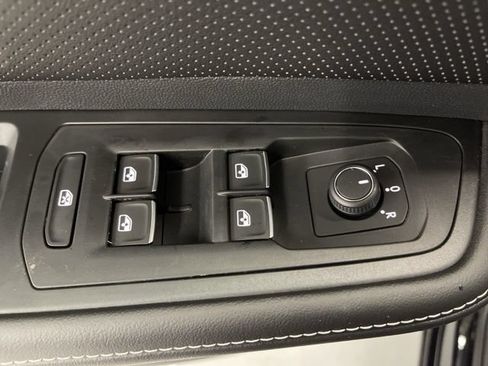 New 2026 Volkswagen Atlas Cross Sport SE AWD/4WD image 30