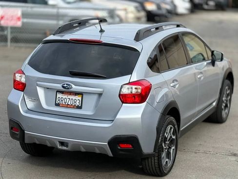 Used 2017 Subaru Crosstrek 2.0i Premium image 17