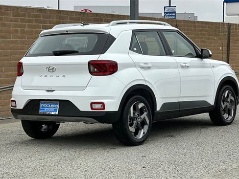 New 2025 Hyundai Venue SEL image 4