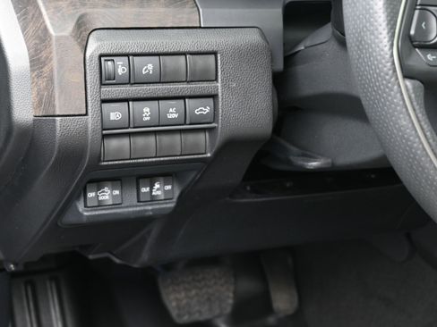Used 2024 Toyota Tacoma Limited w/ Limited Package (LT) AWD/4WD image 23