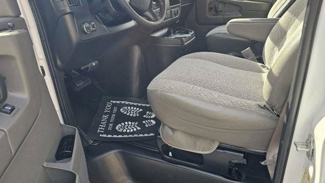 Used 2015 Chevrolet Express 3500 LT w/ LT Preferred Equipment Group RWD image 10