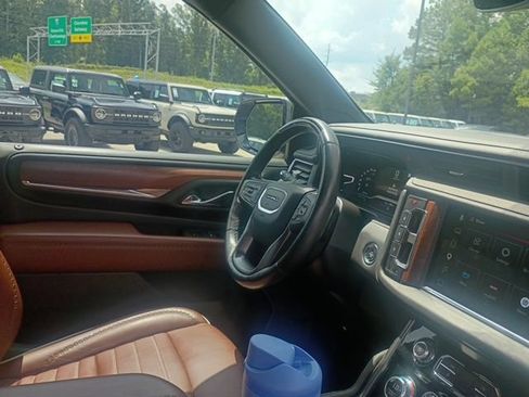 Used 2023 GMC Yukon Denali Ultimate AWD/4WD image 43