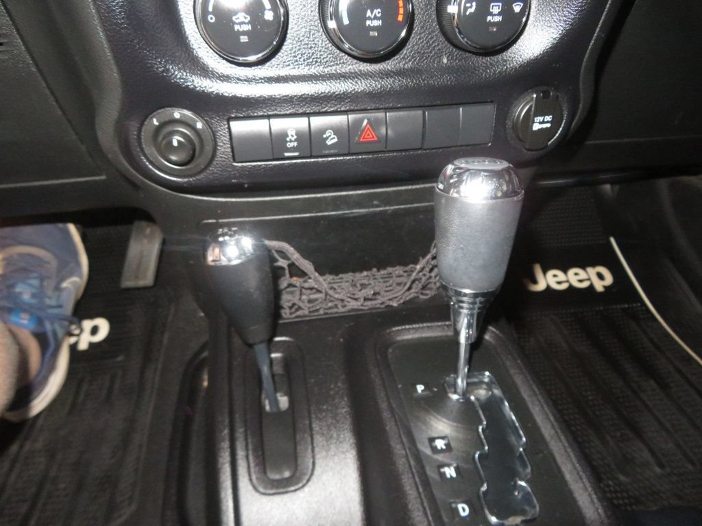Used 2015 Jeep Wrangler Unlimited Sport AWD/4WD image 39