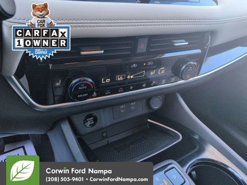 Used 2025 Nissan Rogue SL w/ SL Premium Package AWD/4WD image 17