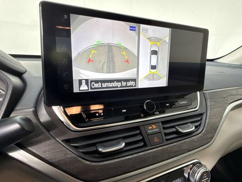 Used 2024 Nissan Altima 2.5 SL FWD image 9