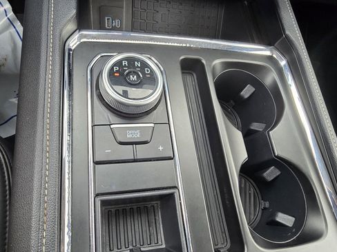 Used 2022 Ford Expedition XLT image 37