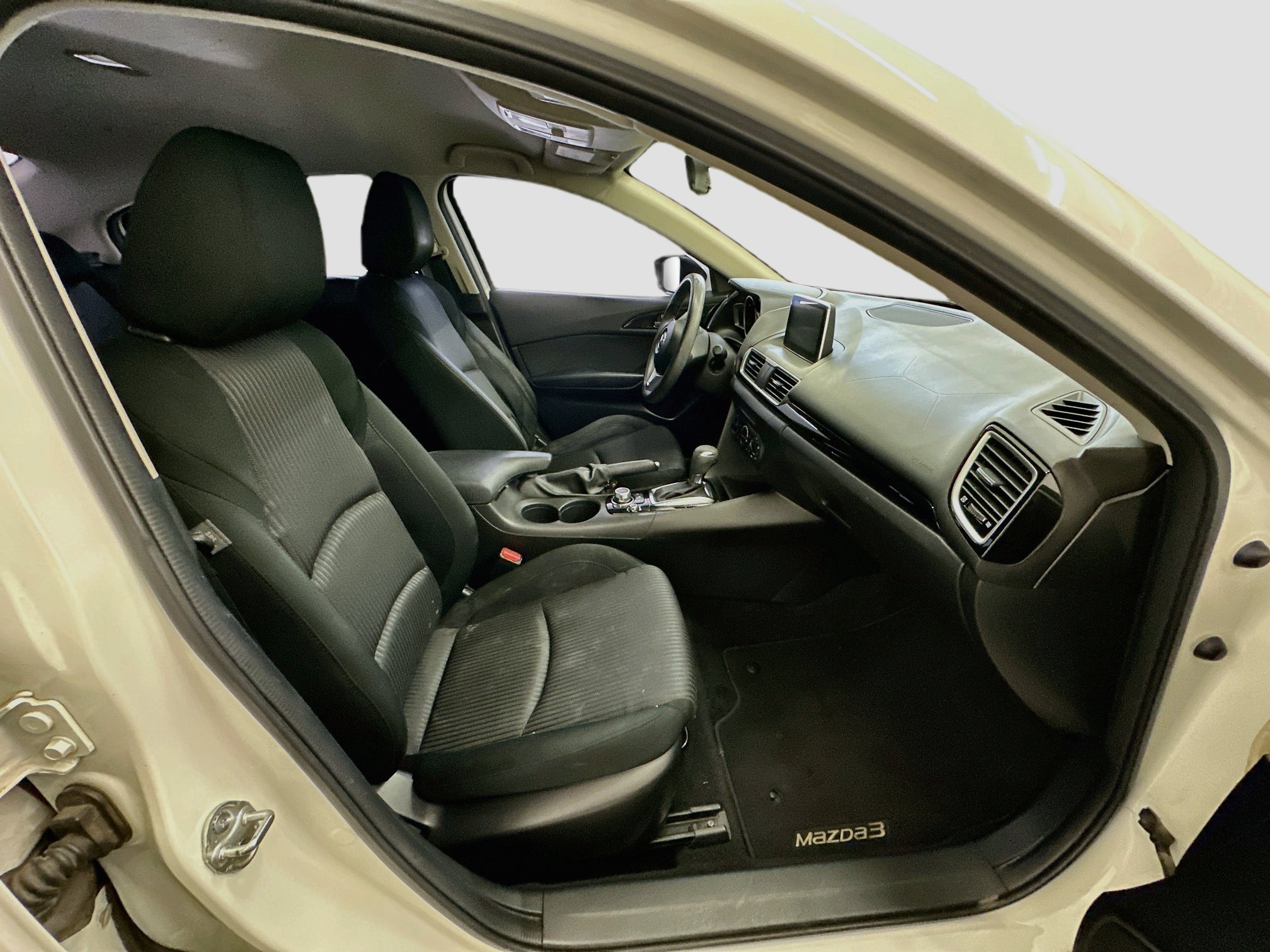 Used 2016 MAZDA MAZDA3 i Sport w/ Preferred Equipment Package FWD image 32