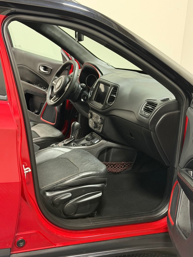 Used 2021 Jeep Compass Trailhawk AWD/4WD image 11