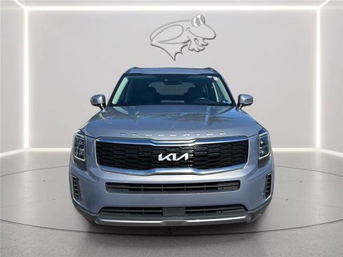 Used 2022 Kia Telluride EX w/ EX Premium Package AWD/4WD image 2