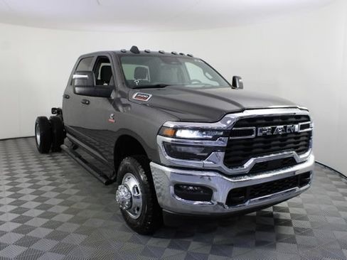 New 2026 RAM 3500 Tradesman AWD/4WD image 23