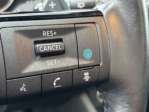 Used 2023 Nissan Rogue SV w/ SV Premium Package image 27