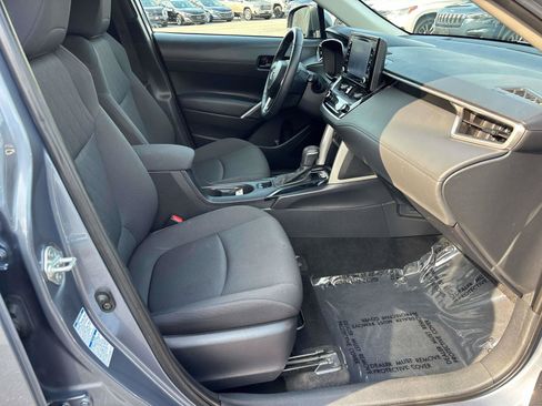 Used 2022 Toyota Corolla Cross LE AWD/4WD image 14