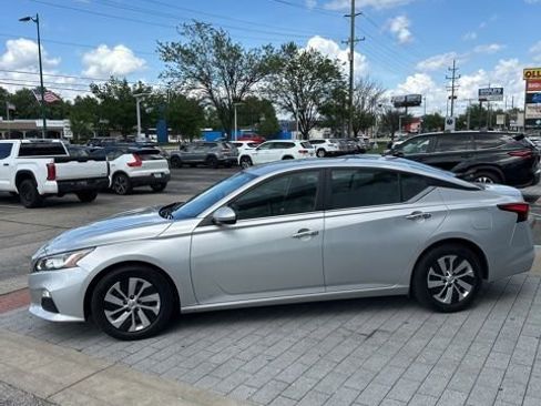 Used 2020 Nissan Altima 2.5 S FWD image 11