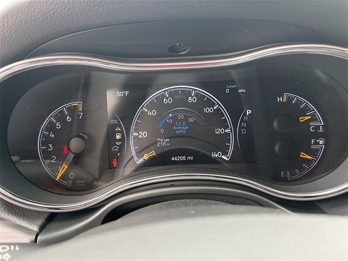 Used 2021 Jeep Grand Cherokee Laredo image 12