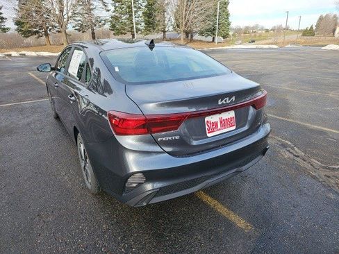 Used 2023 Kia Forte LXS image 3