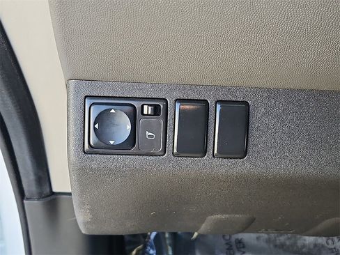 Used 2011 Nissan Xterra S w/ 4X4 Value Package image 24