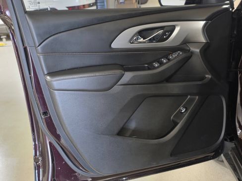 Used 2018 Chevrolet Traverse LT FWD image 16