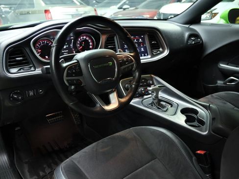 Used 2017 Dodge Challenger R/T Scat Pack w/ Leather Interior Group image 23