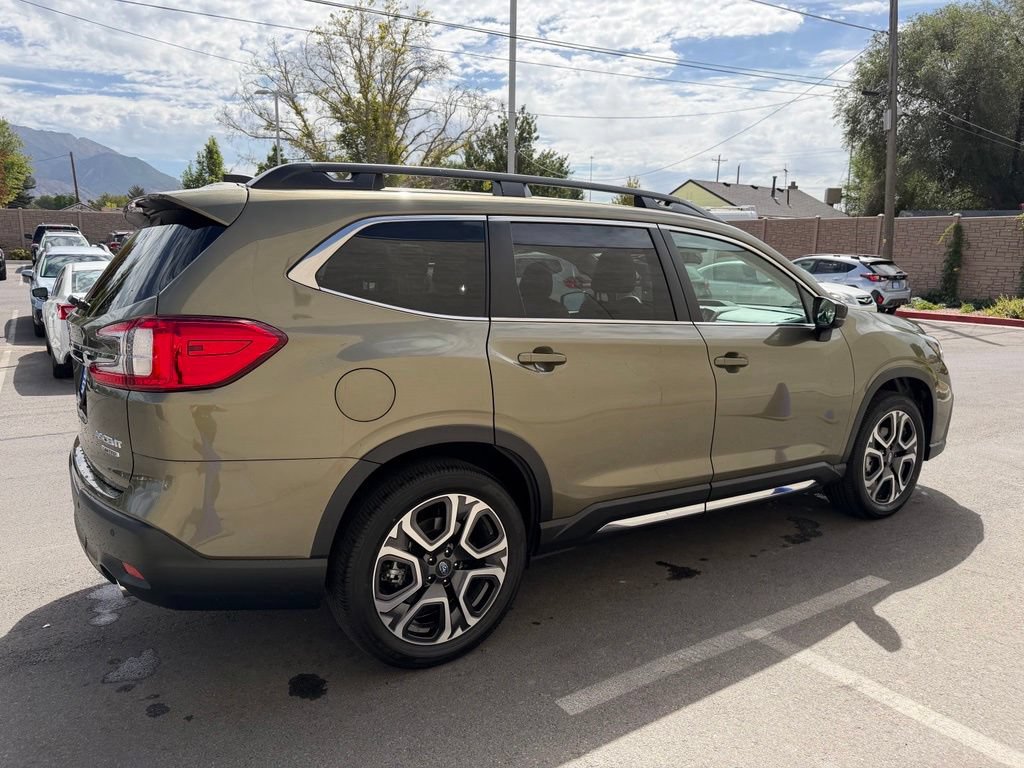 Used 2026 Subaru Ascent Limited AWD/4WD image 6