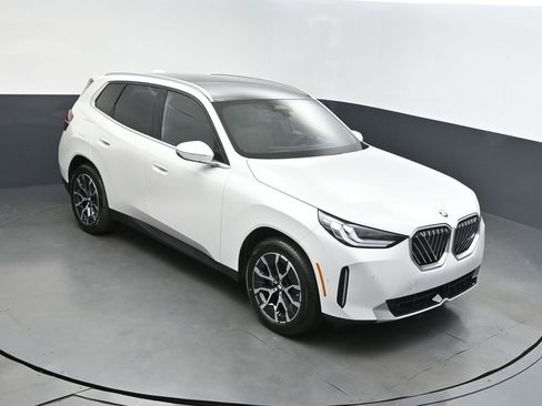 Certified 2025 BMW X3 xDrive30i w/ Premium Package image 36