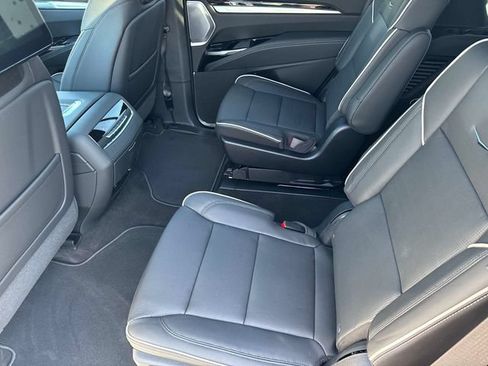 New 2026 Cadillac Escalade Luxury w/ Touring Package AWD/4WD image 15