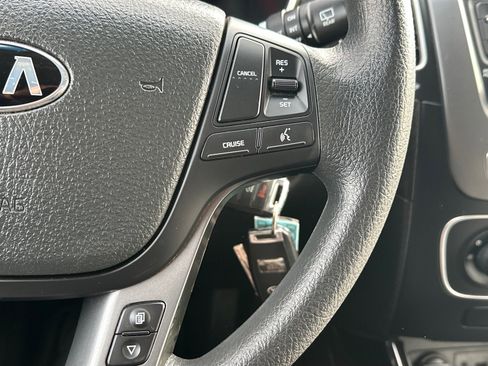 Used 2014 Kia Sorento LX image 11