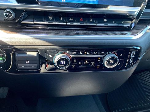 Used 2025 Chevrolet Silverado 2500 LT w/ Convenience Package image 16