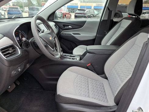 Used 2022 Chevrolet Equinox LS w/ LS Convenience Package image 12