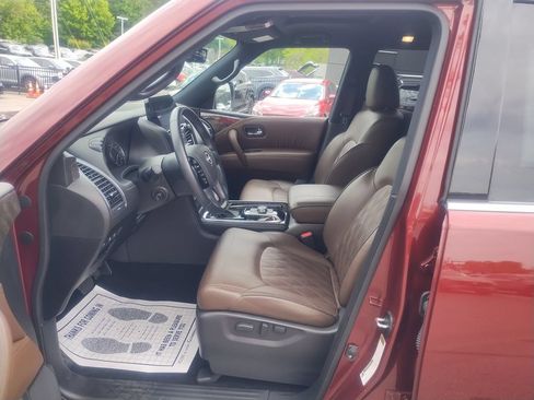 Used 2024 Nissan Armada Platinum w/ Captain's Chairs Package RWD image 9