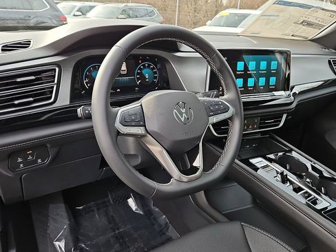 New 2026 Volkswagen Atlas Cross Sport SE AWD/4WD image 16