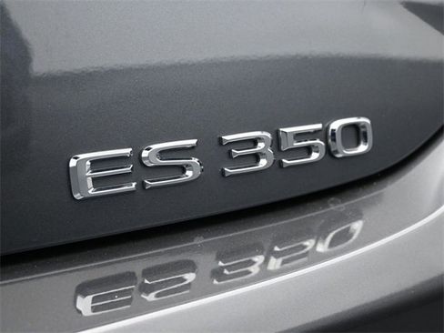 Certified 2022 Lexus ES 350 w/ Premium Package image 11