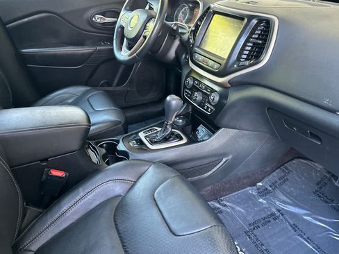 Used 2016 Jeep Cherokee Limited w/ Luxury Group AWD/4WD image 17