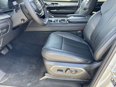 New 2026 Jeep Grand Wagoneer L 4WD w/ 8-Passenger Seating Package image 9