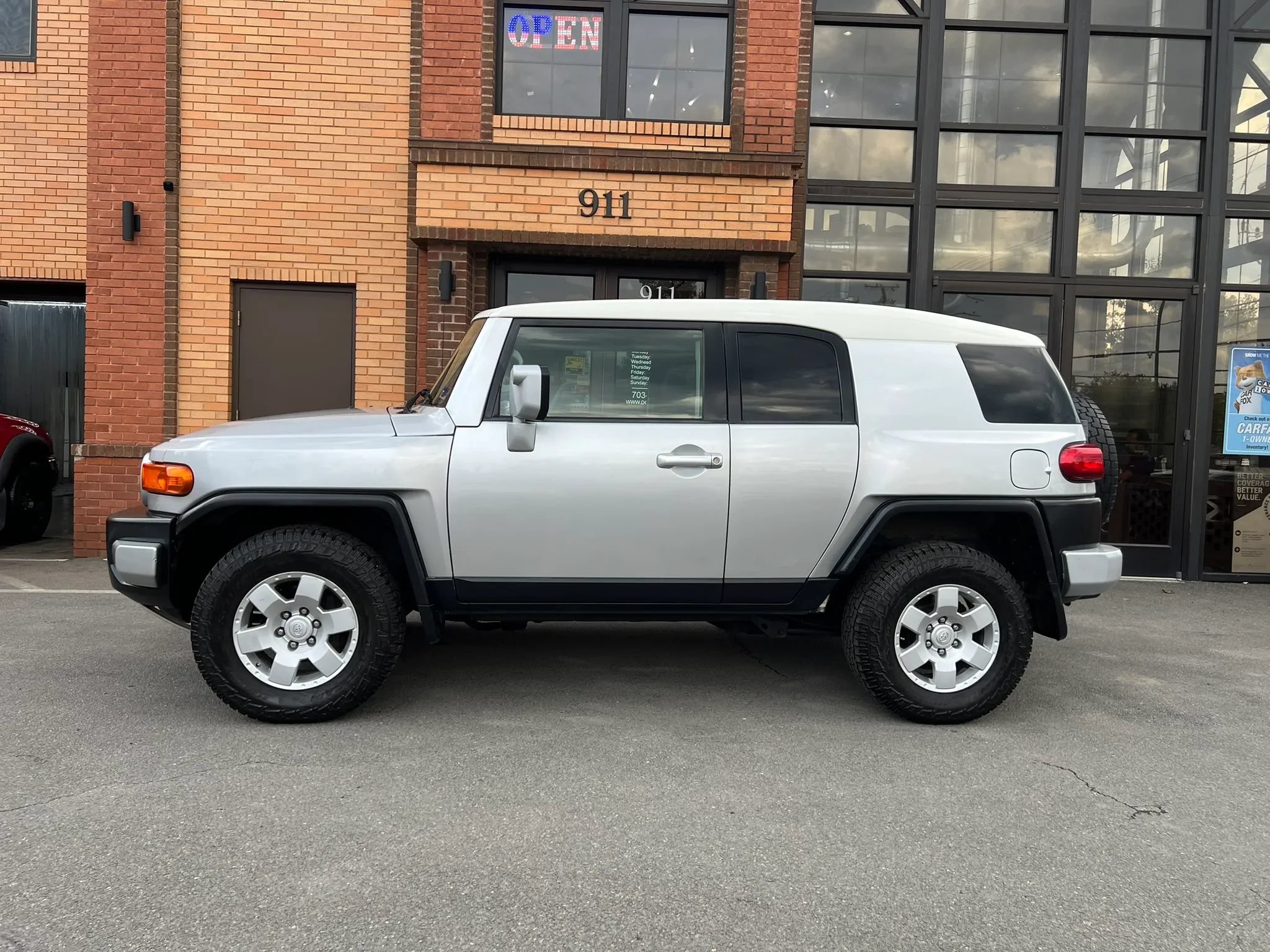 Used 2008 Toyota FJ Cruiser 4WD image 4