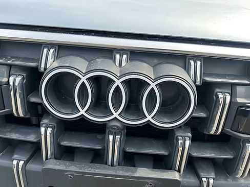 Used 2025 Audi Q7 3.0T Premium Plus AWD/4WD image 9