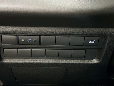 Used 2024 Mitsubishi Outlander SE AWD/4WD image 17