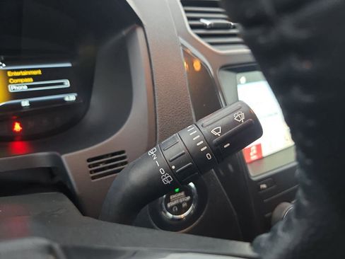 Used 2018 Ford Explorer XLT w/ Equipment Group 202A image 24