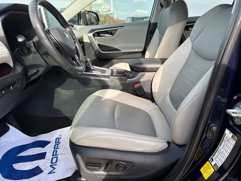 Used 2019 Toyota RAV4 Limited w/ Cold Weather Package image 7