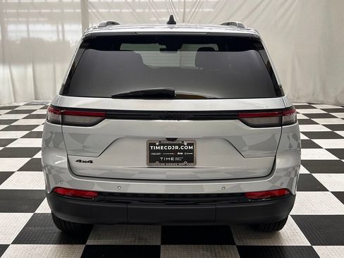 New 2025 Jeep Grand Cherokee Altitude AWD/4WD image 6