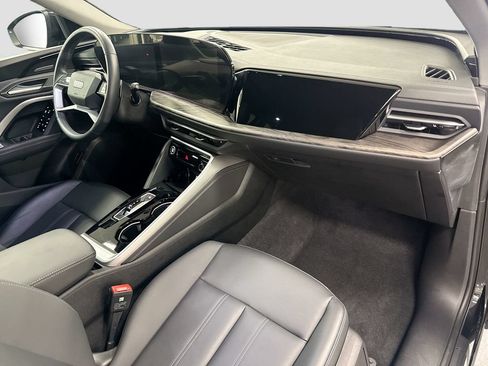 Used 2025 Audi Q5 Premium Plus w/ Premium Plus AWD/4WD image 16