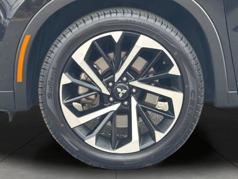 Used 2024 Mitsubishi Outlander SE image 11