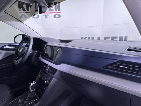 Used 2024 Volkswagen Taos SE image 30