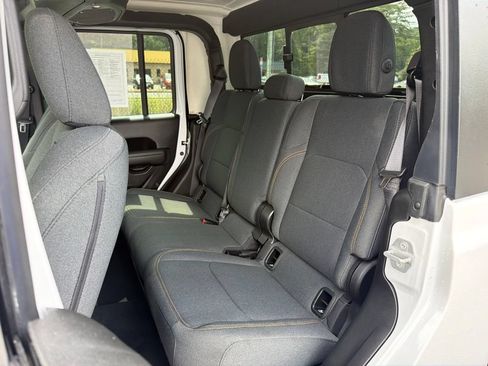 Certified 2024 Jeep Gladiator Sport AWD/4WD image 19