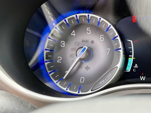 New 2027 Chrysler Pacifica Select FWD image 10