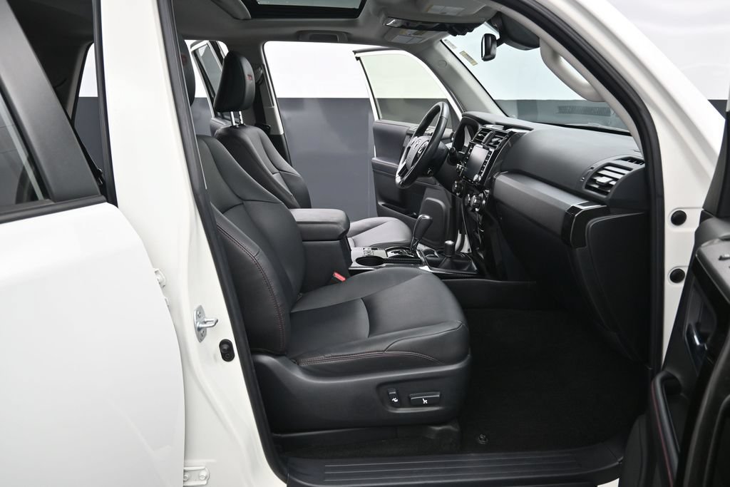 Used 2021 Toyota 4Runner Venture w/ Moonroof Package AWD/4WD image 35
